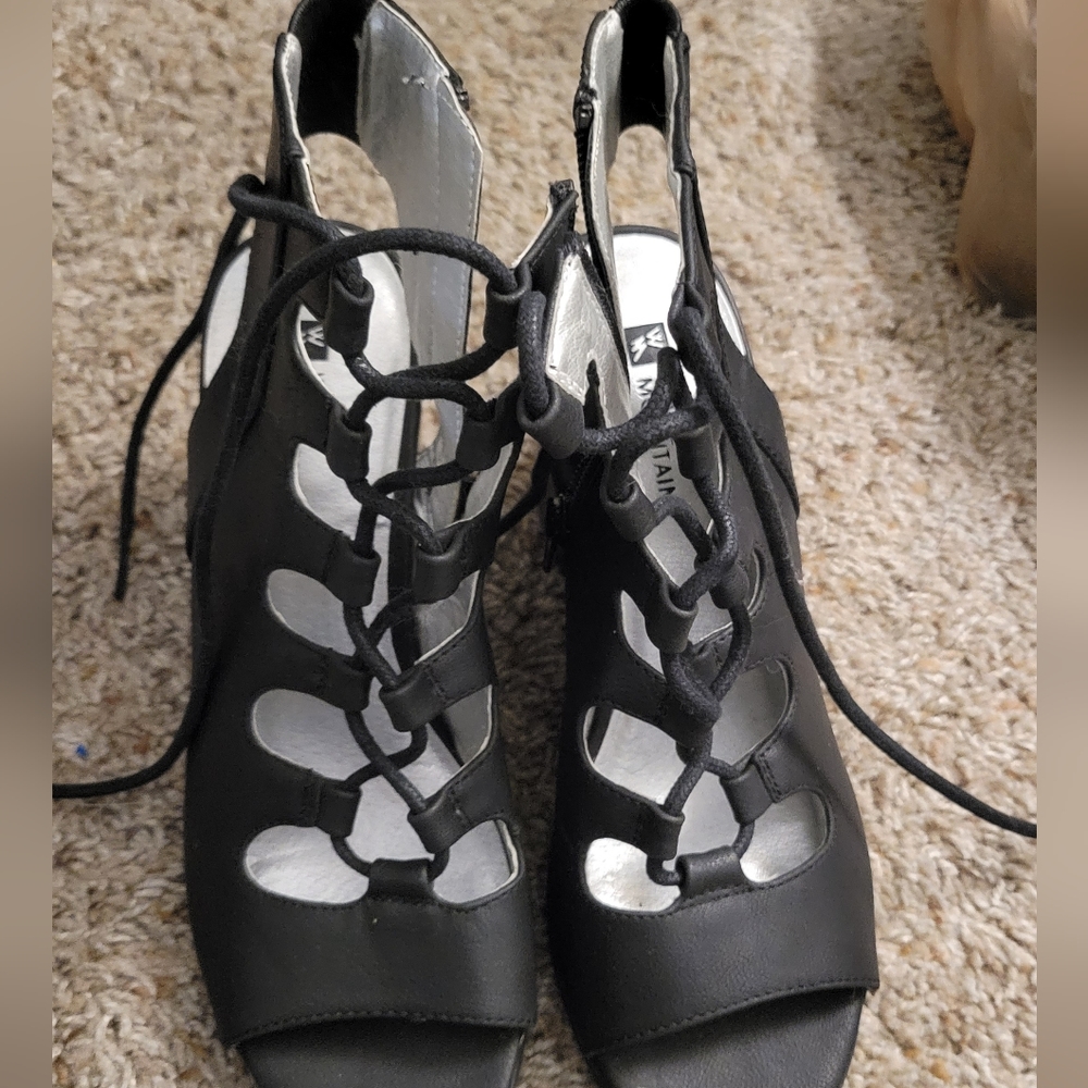 Black Heels sz 7.5